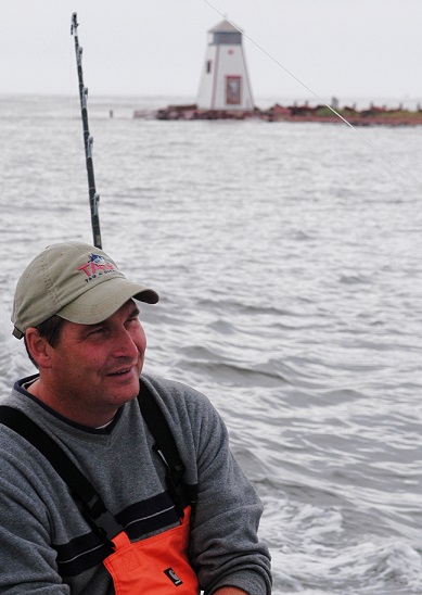 tl_files/sites/cel/Our Team Photos/In His Element - Dr. M.Stokesbury, Tuna Taggin Aboard 'Dover Lady', Murray Harbour, PEI Sep'10.jpg tl_files/sites/cel/Our Team Photos/In His Element - Dr. M.Stokesbury, Tuna Taggin Aboard 'Dover Lady', Murray Harbour, PEI Sep'10.jpg